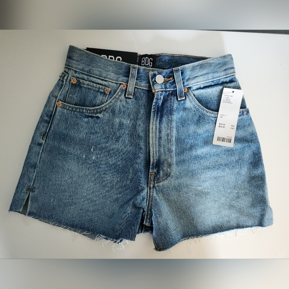 Urban Outfitters Pants - NWT Urban Outfitters BDG Girlfriend High-Rise Jean Shorts – Size 24 (US 0)